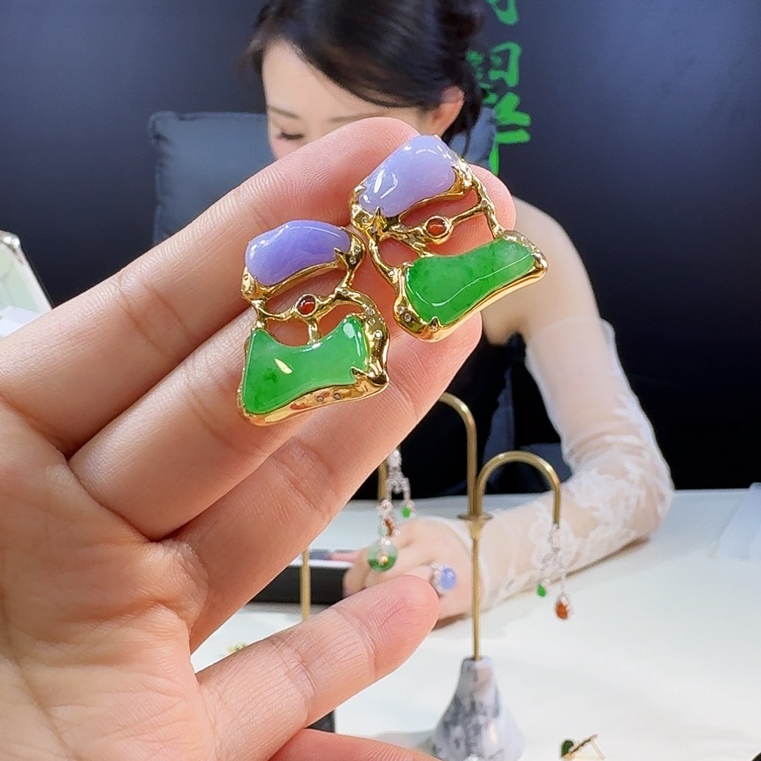 婷****翡翠18K金镶嵌耳饰18k镶嵌