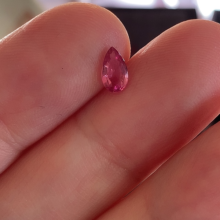 A***i尖晶石裸石0.43克拉尖晶石