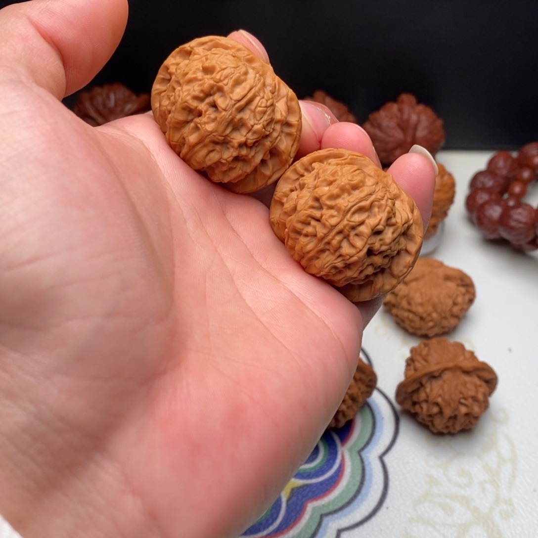 文玩核桃把件40野生核王