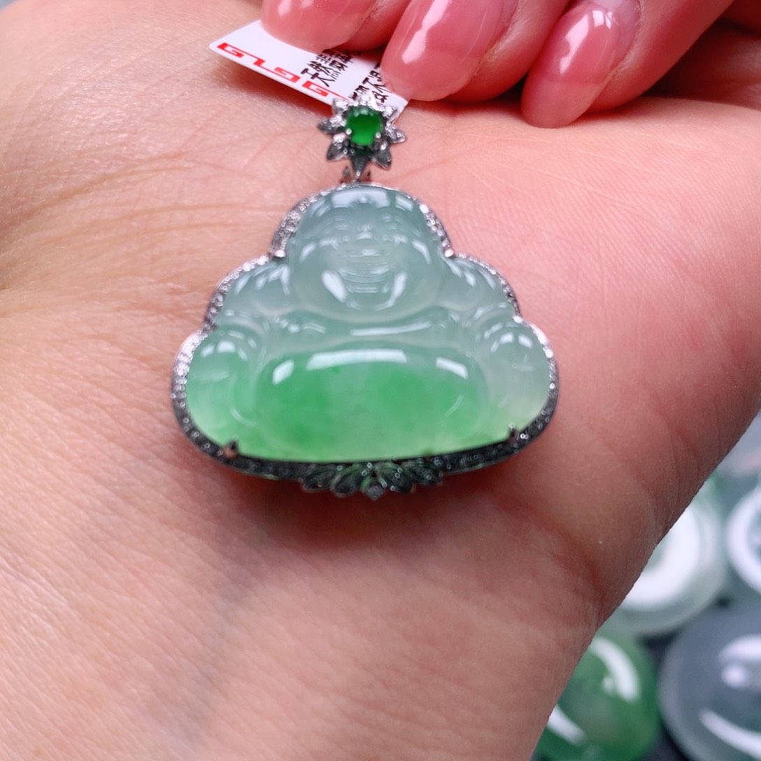 翡翠颈饰18K金镶嵌天然翡翠