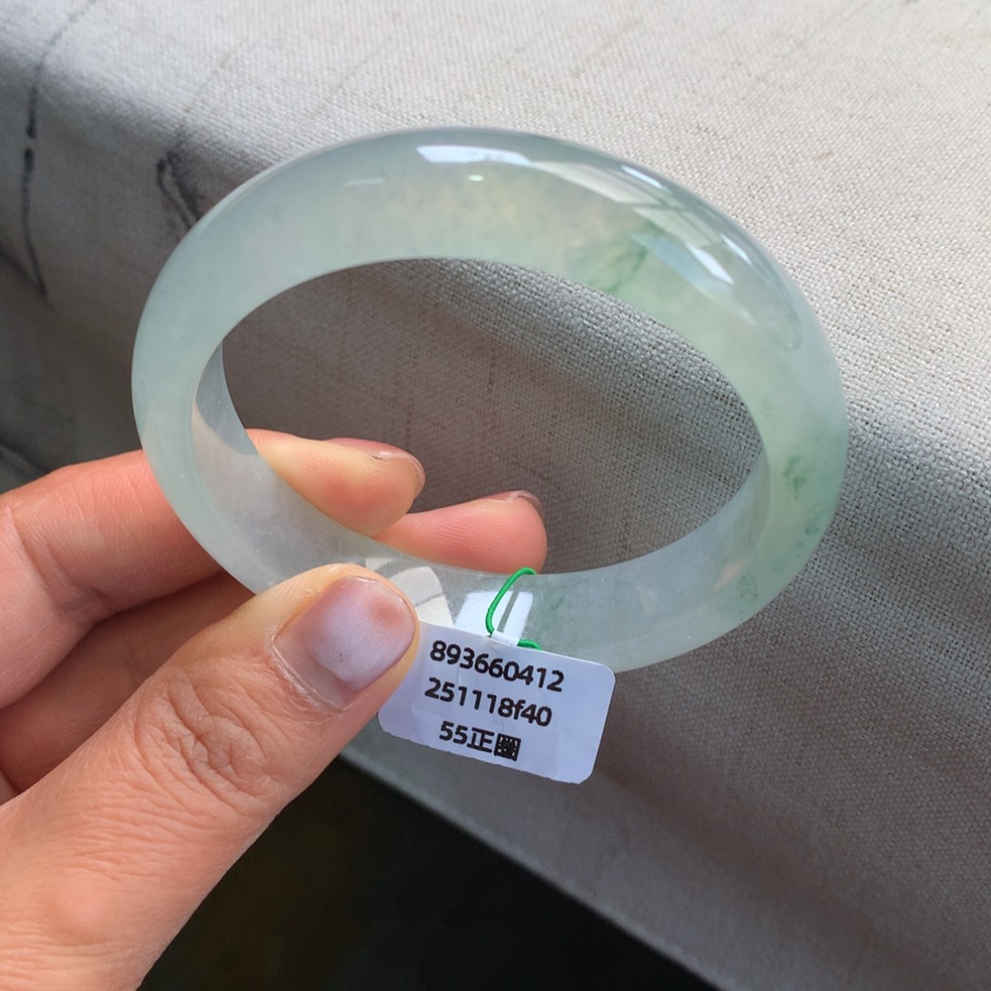 翡翠未镶嵌手镯冰晴绿起光无纹裂【强推】