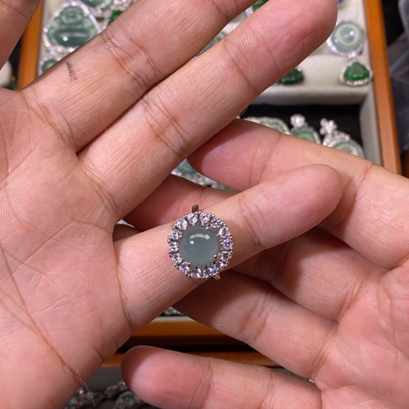 【闪购商品】翡翠颈饰未镶嵌天然