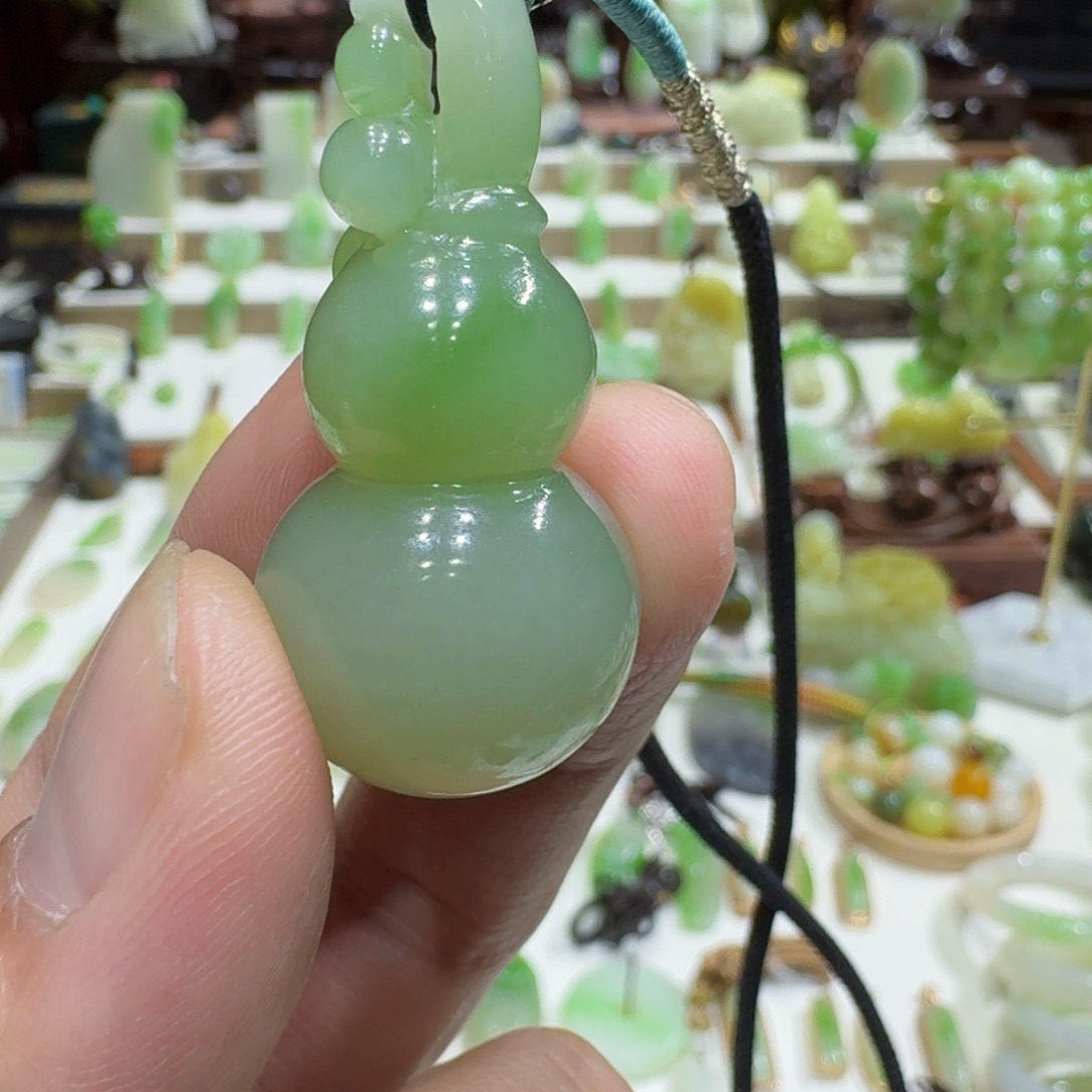 和田玉（翠青玉）未镶嵌颈饰和田玉青海翠青葫芦挂件