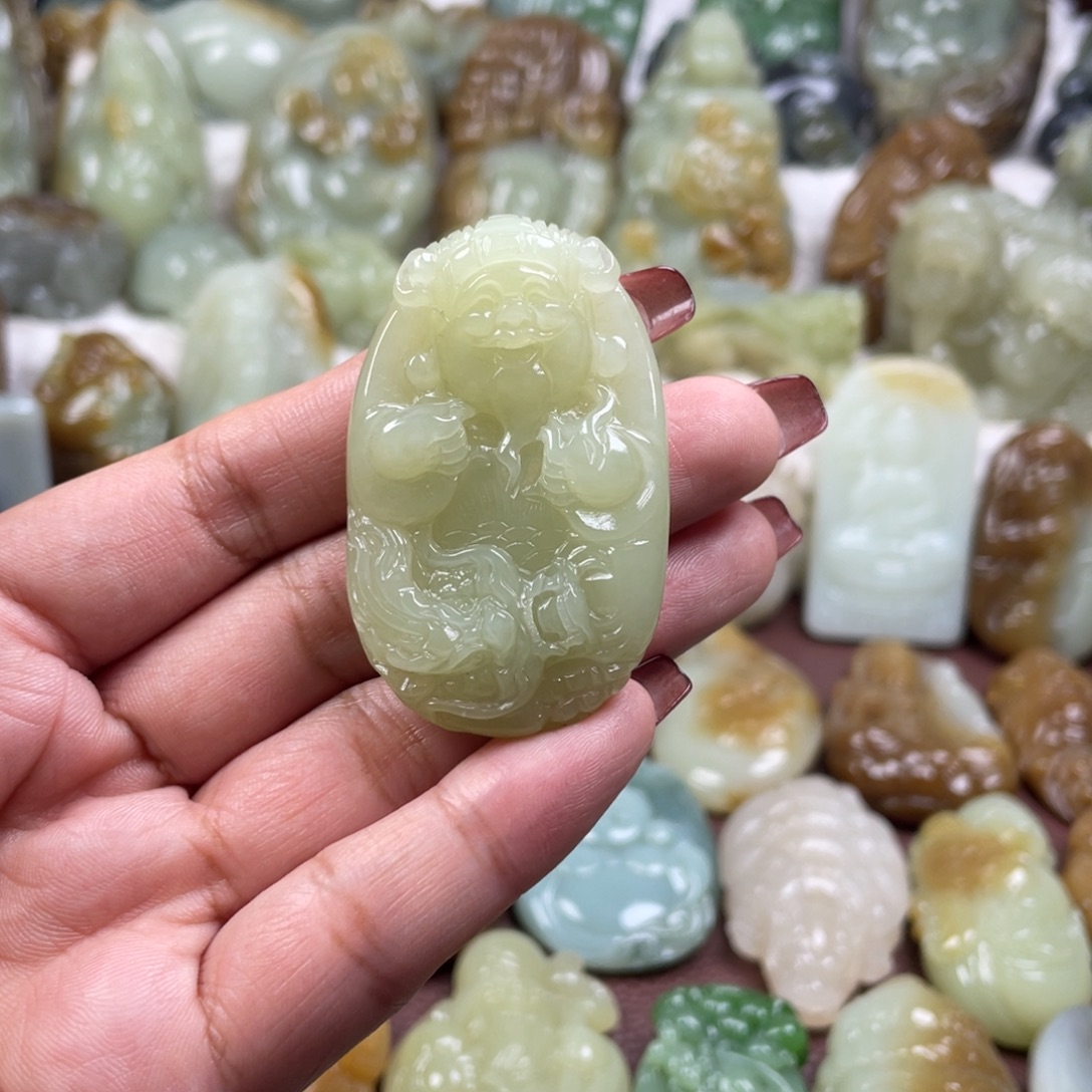 和田玉未镶嵌颈饰