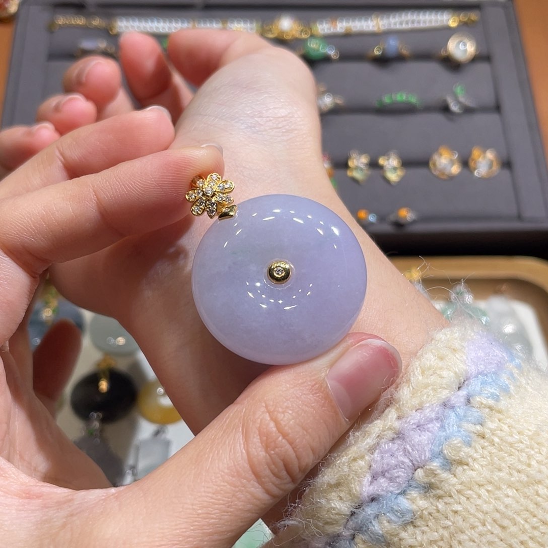 翡翠吊坠(不含链)18K金镶嵌冰粉面包扣