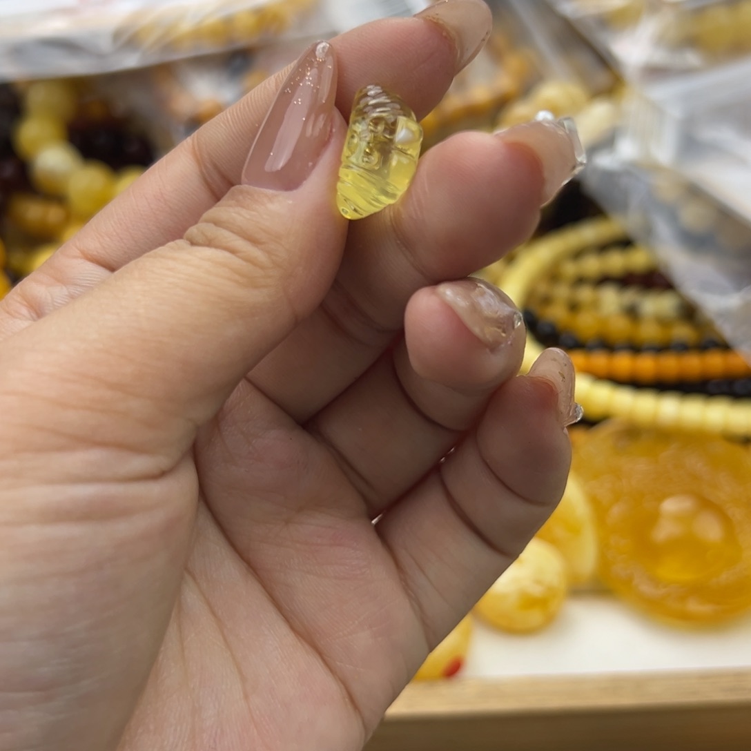 琥珀珠宝奇石未镶嵌
