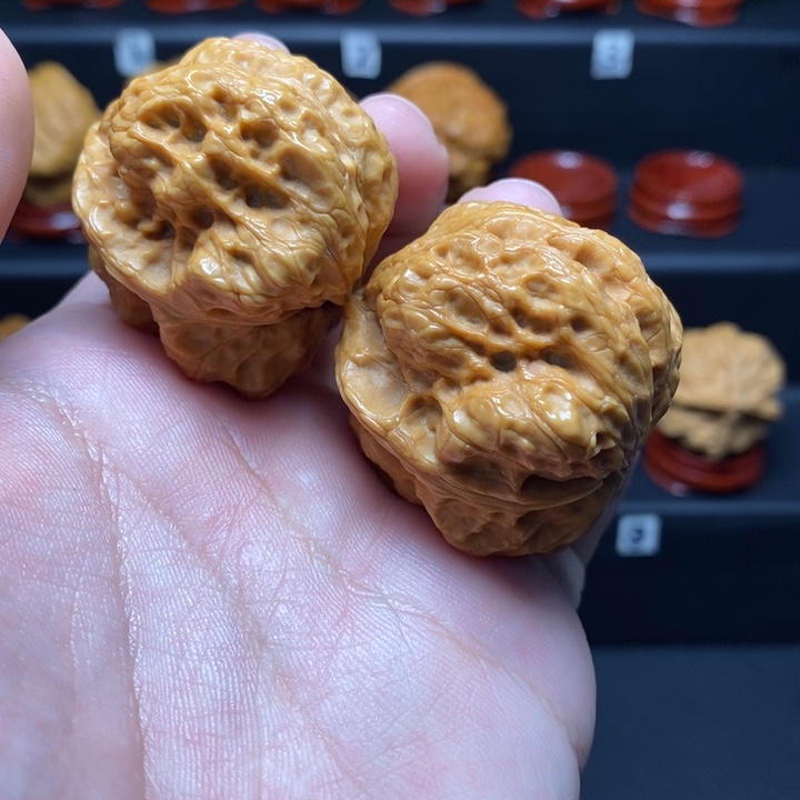 非***哥文玩核桃把件42哇塞