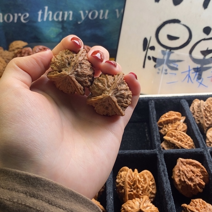 E***a吊坠文玩核桃盘山