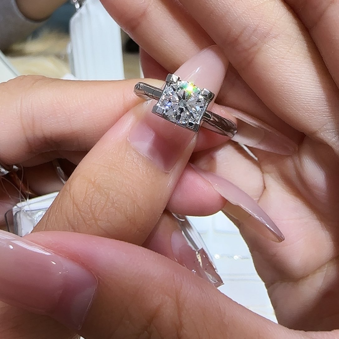 实验室培育钻石铂Pt950镶嵌牛头