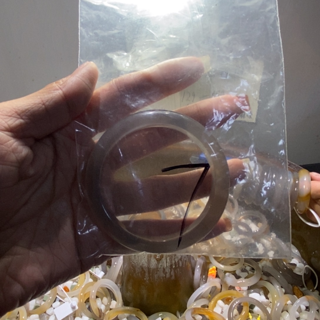 咩***藕玛瑙/玉髓未镶嵌手镯7号