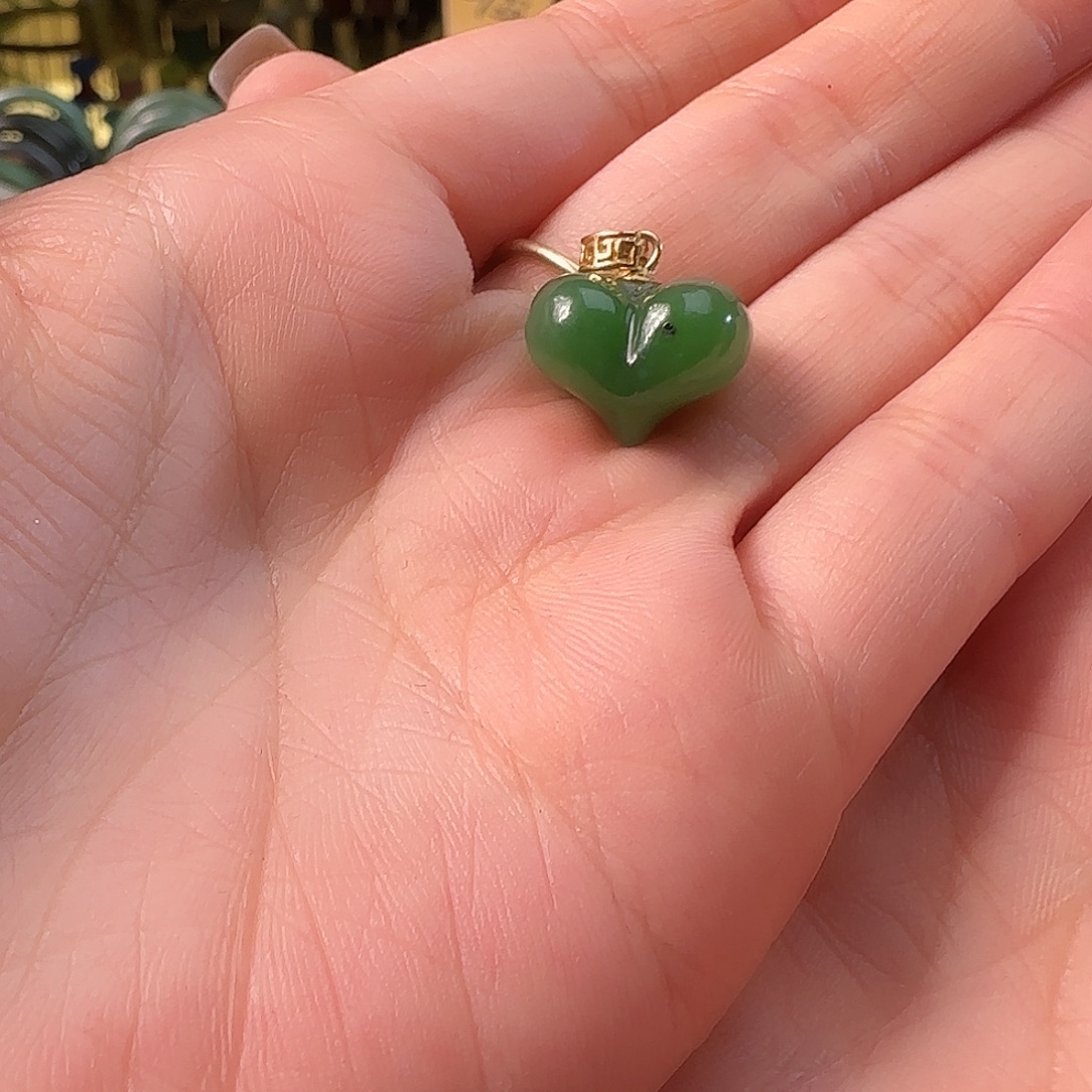 小***槑和田玉未镶嵌颈饰