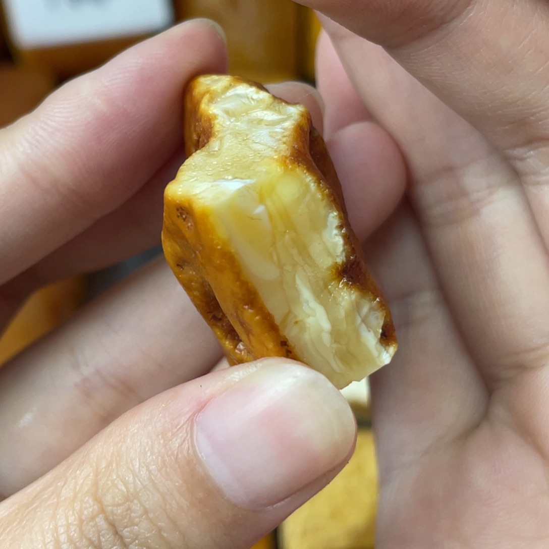 定制蜜蜡未镶嵌原石
