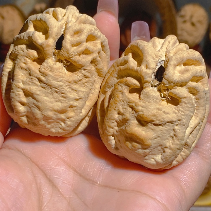 野生鬼脸乾坤核桃4252