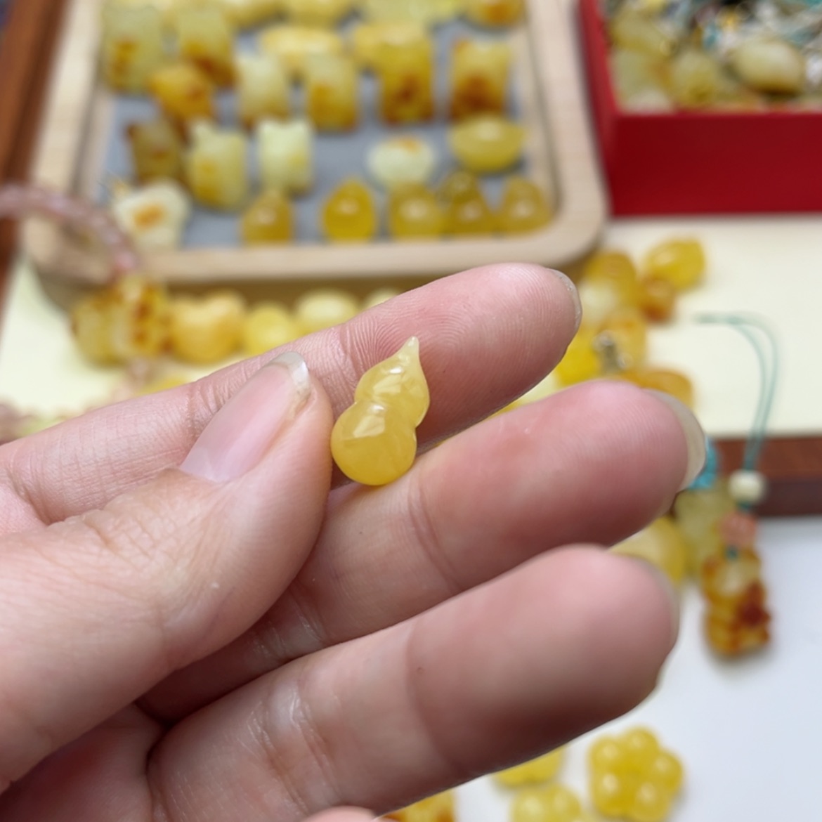 【闪购商品】蜜蜡裸石未镶嵌配饰