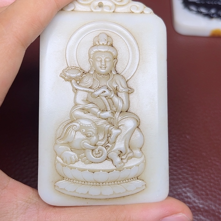 我***头和田玉未镶嵌颈饰