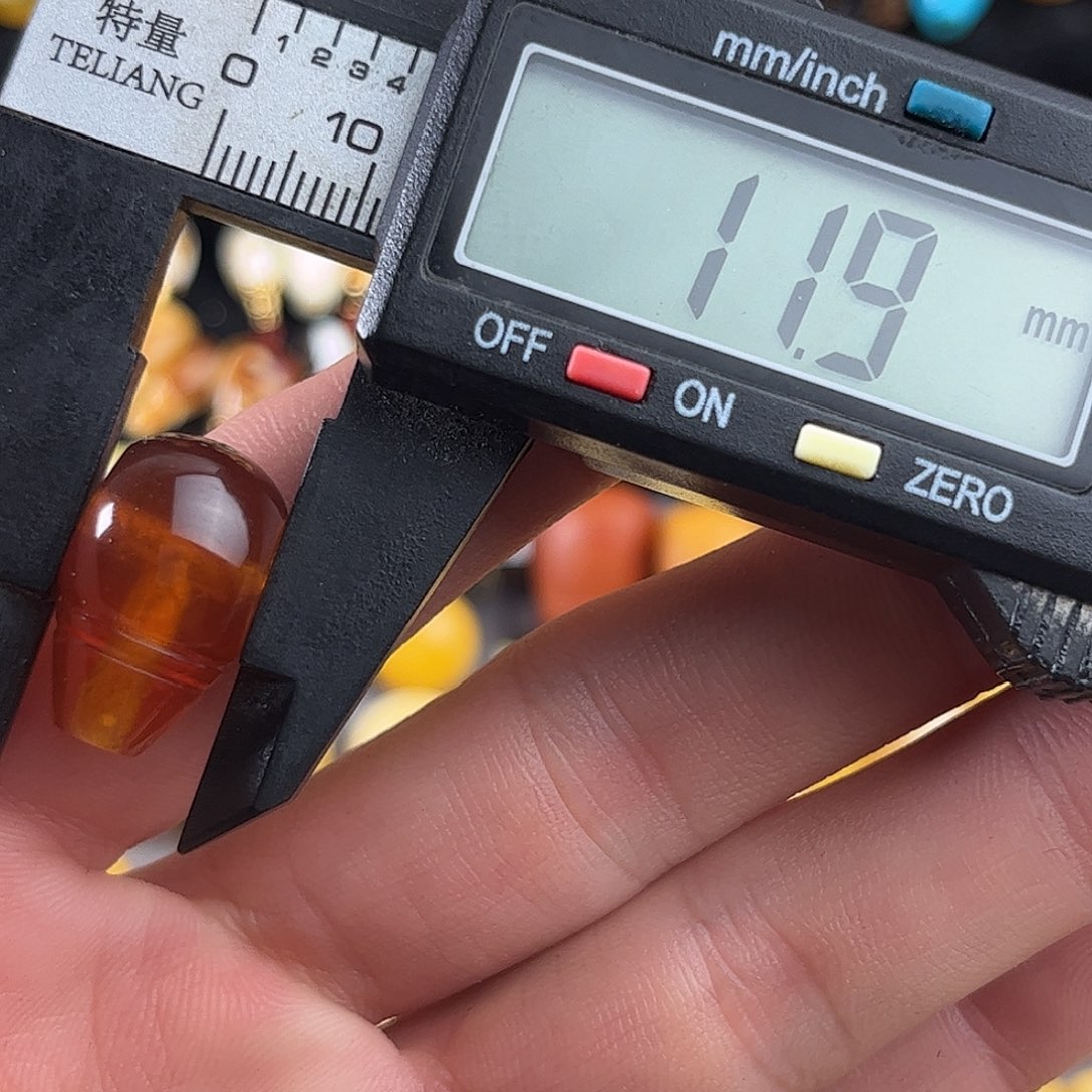 蜜蜡未镶嵌珠宝奇石