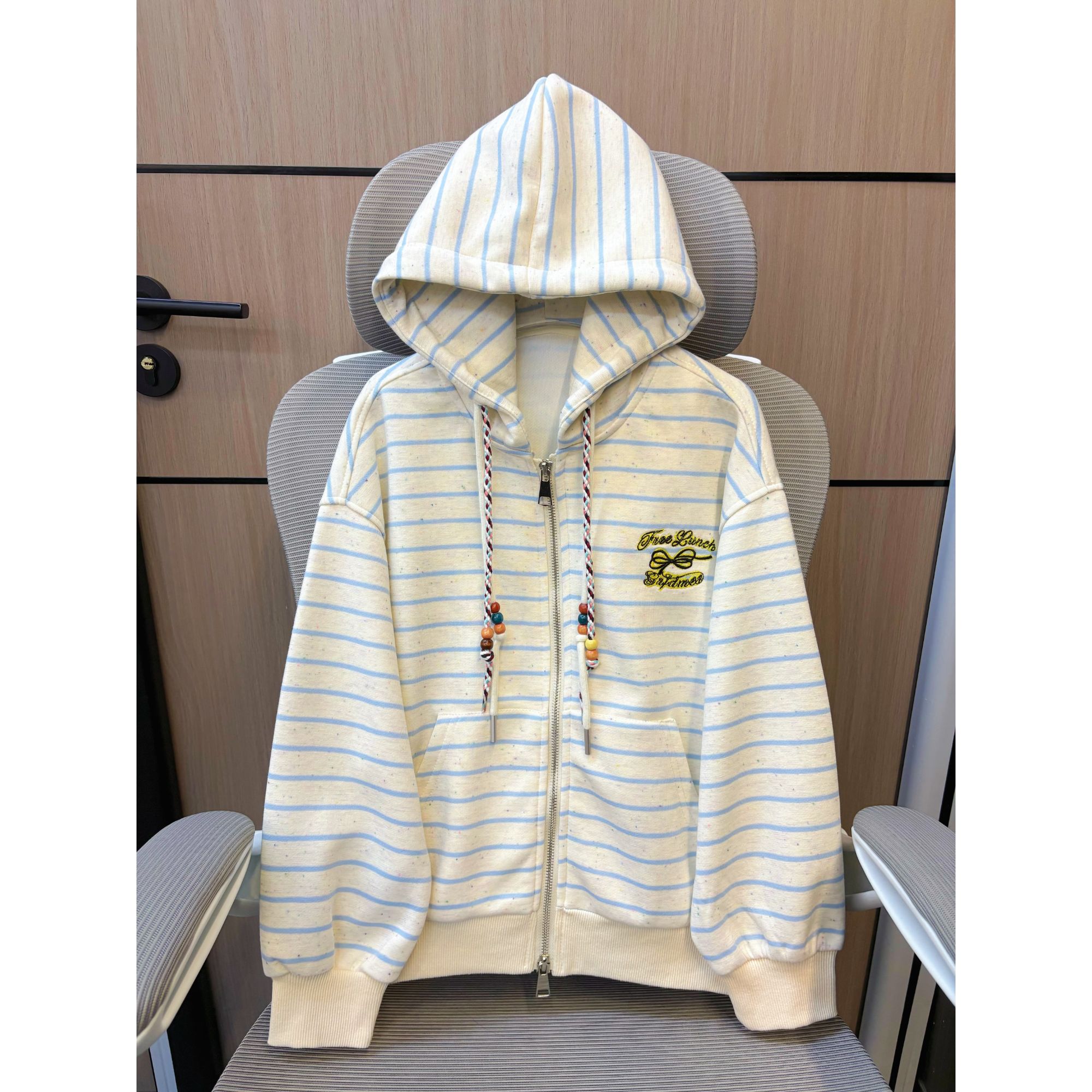 【清货】2025秋韩范串珠帽绳条纹女童连帽外套 D711 711 W B