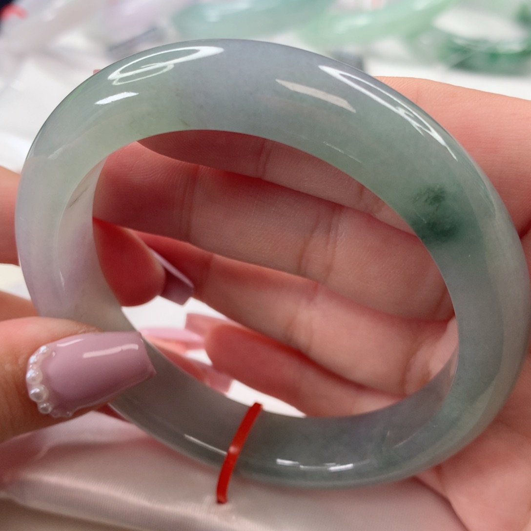 翡翠手镯未镶嵌60圈口