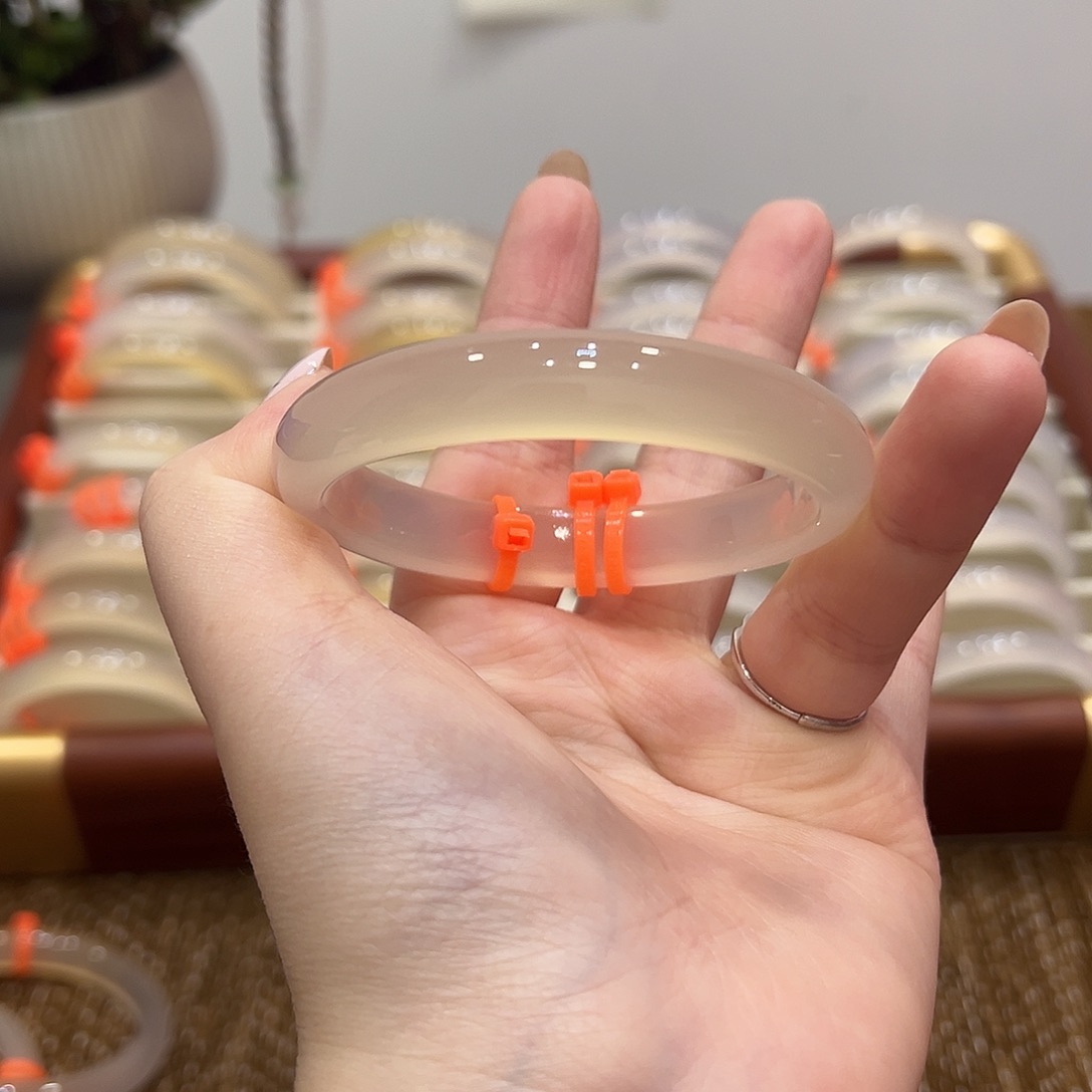 凤***睫玛瑙/玉髓未镶嵌手镯