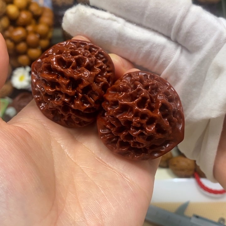 文玩核桃吊坠帝王