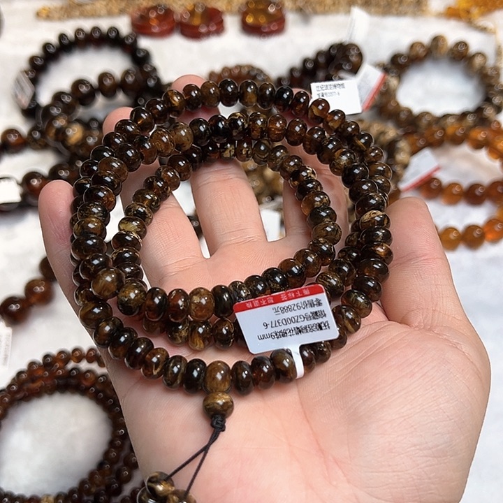 未镶嵌琥珀颈饰抚顺