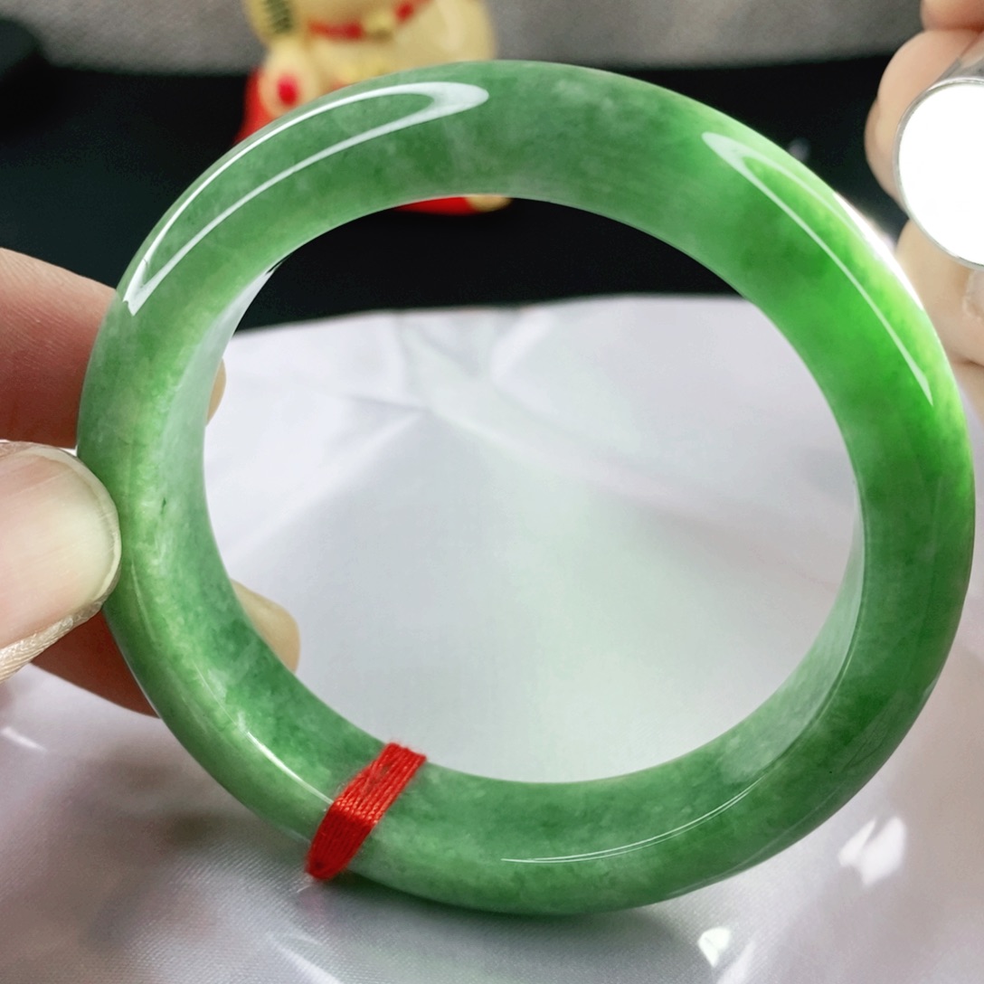 翡翠手镯未镶嵌54.6圈口