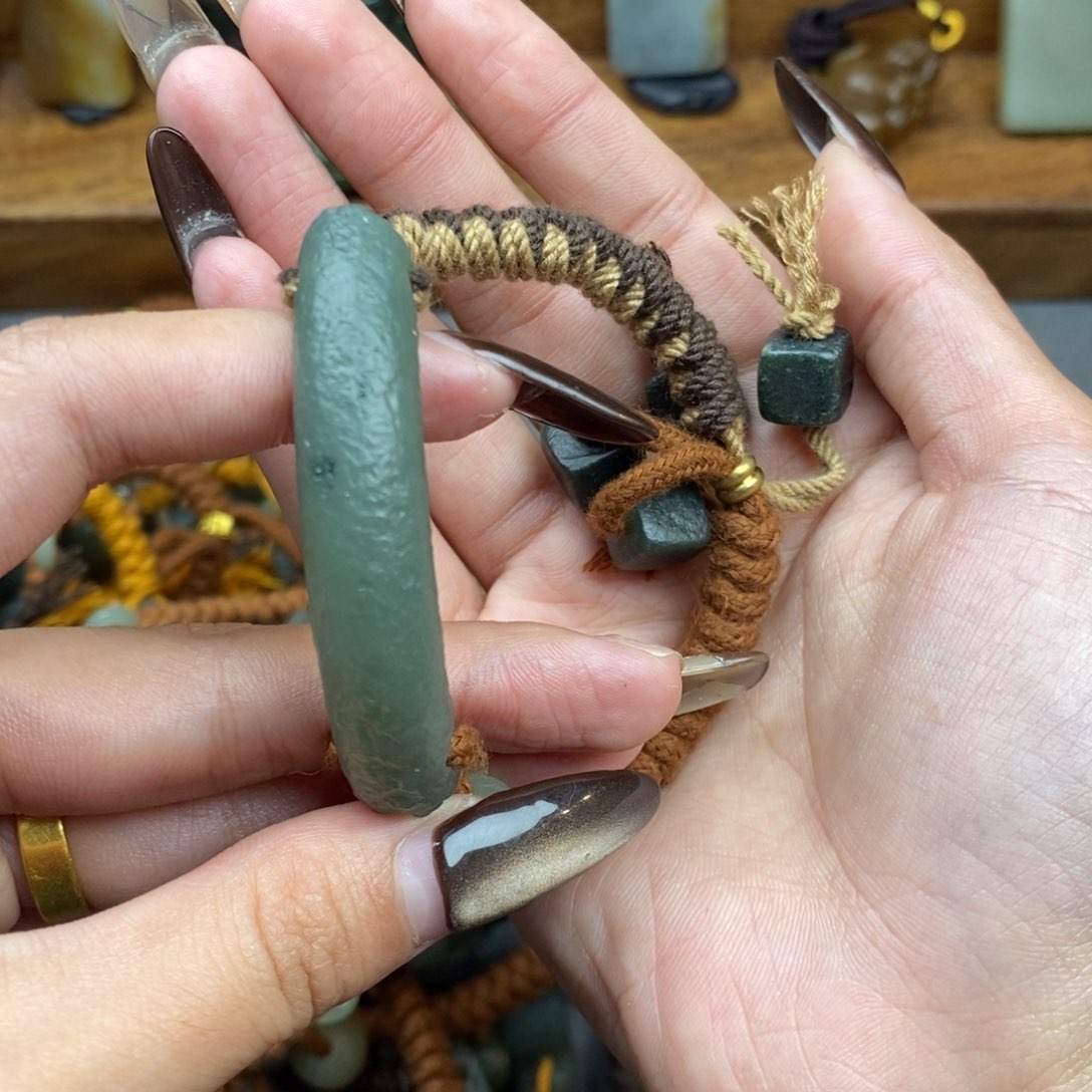 和田玉颈饰未镶嵌行****海