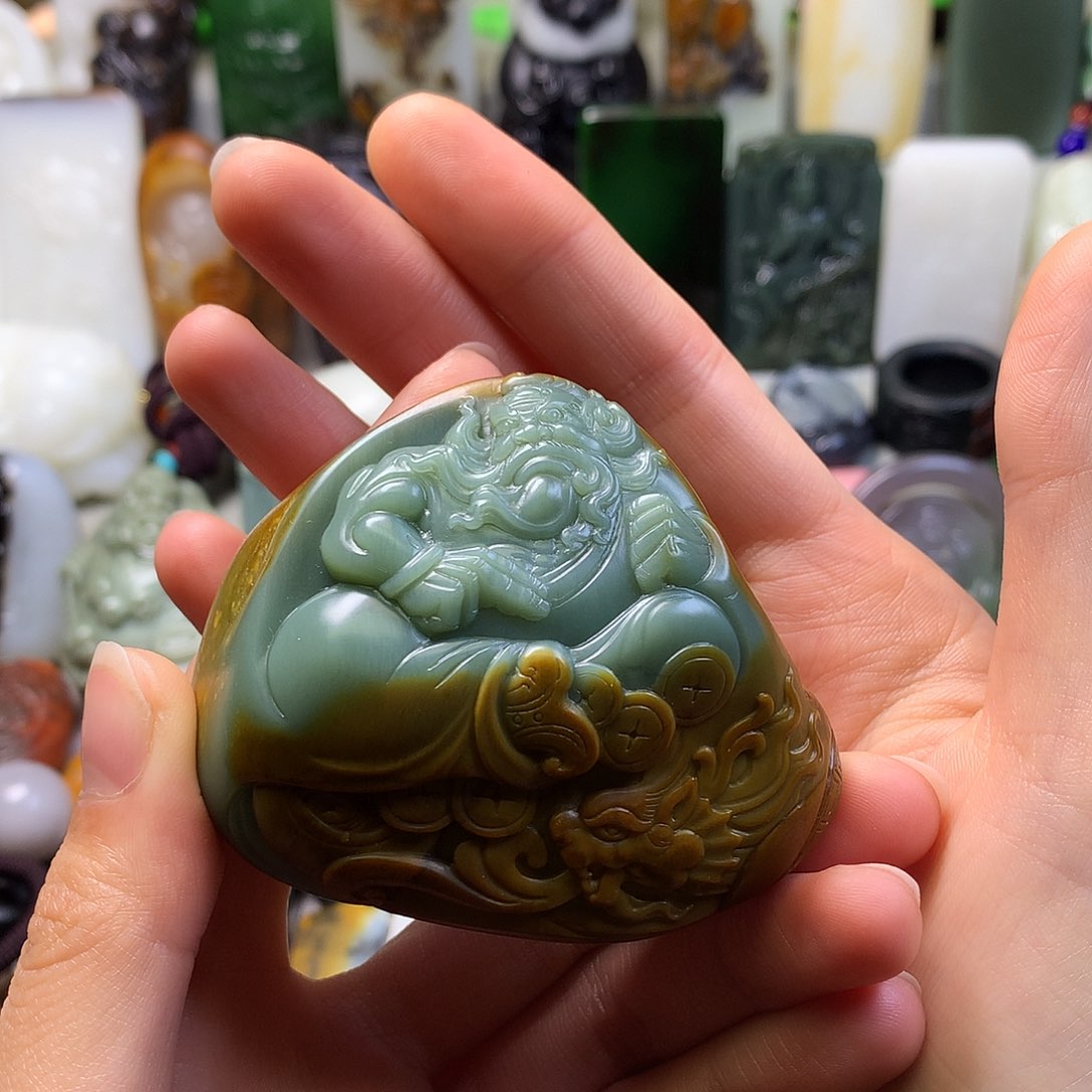 颈饰未镶嵌和田玉心****币