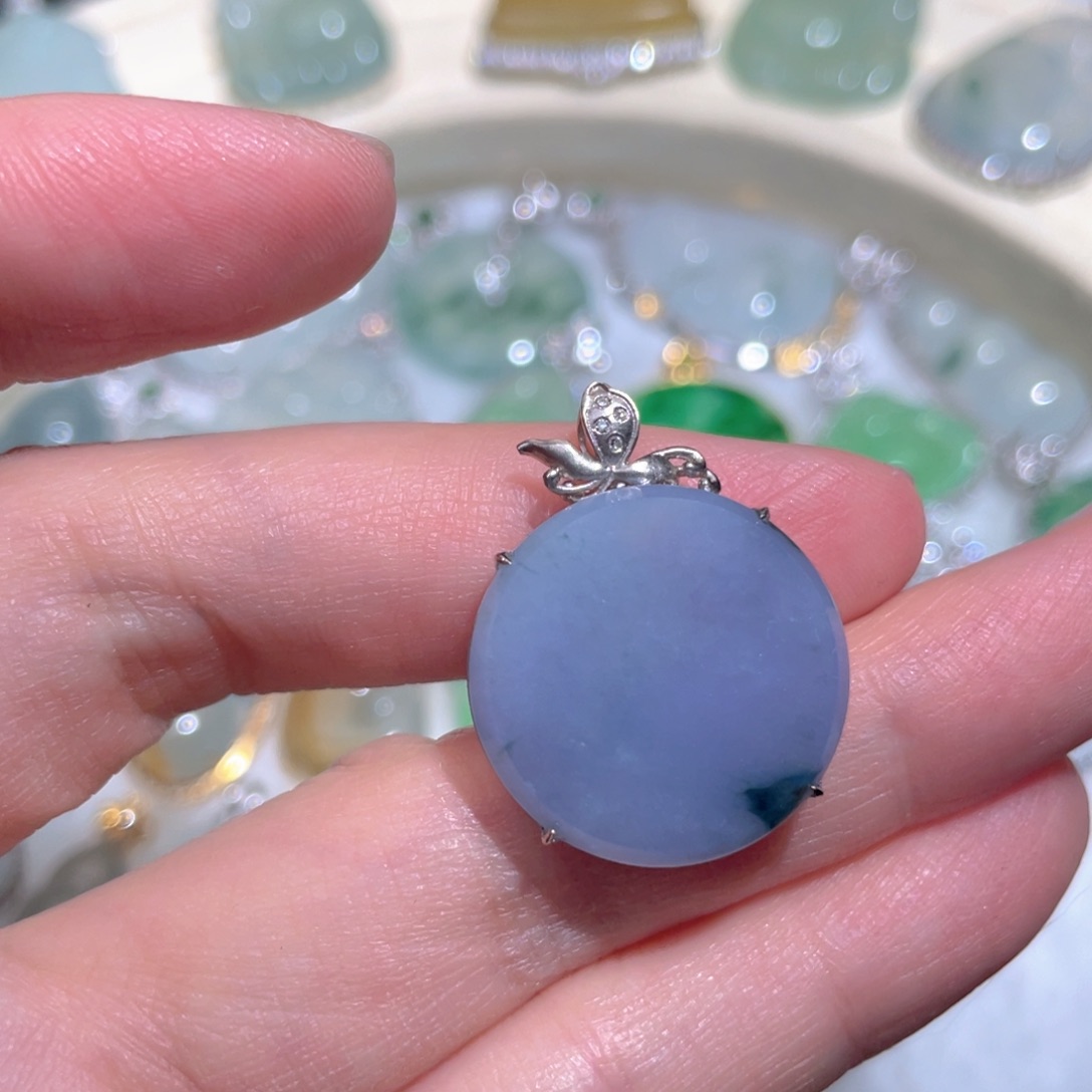 翡翠颈饰18K金镶嵌翡翠