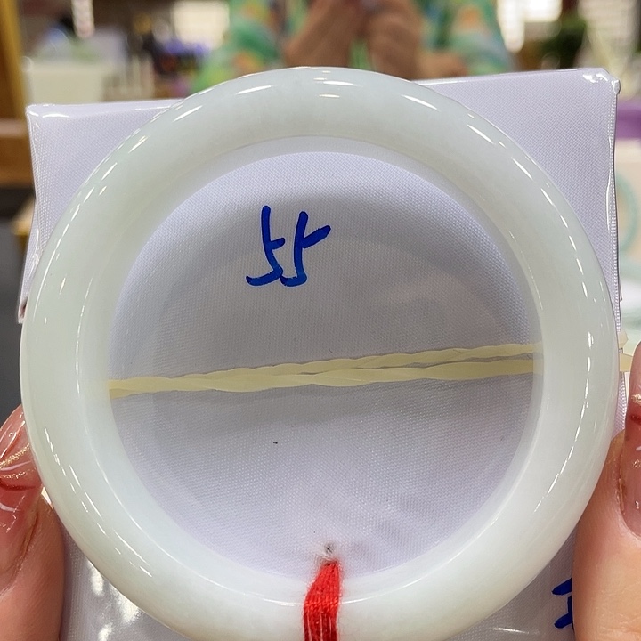 翡翠手镯未镶嵌翡翠手镯