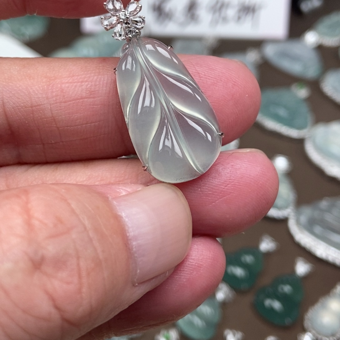 翡翠18K金镶嵌吊坠(不含链)叶子