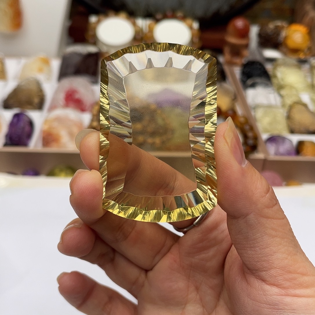 阳***媚水晶未镶嵌颈饰定制
