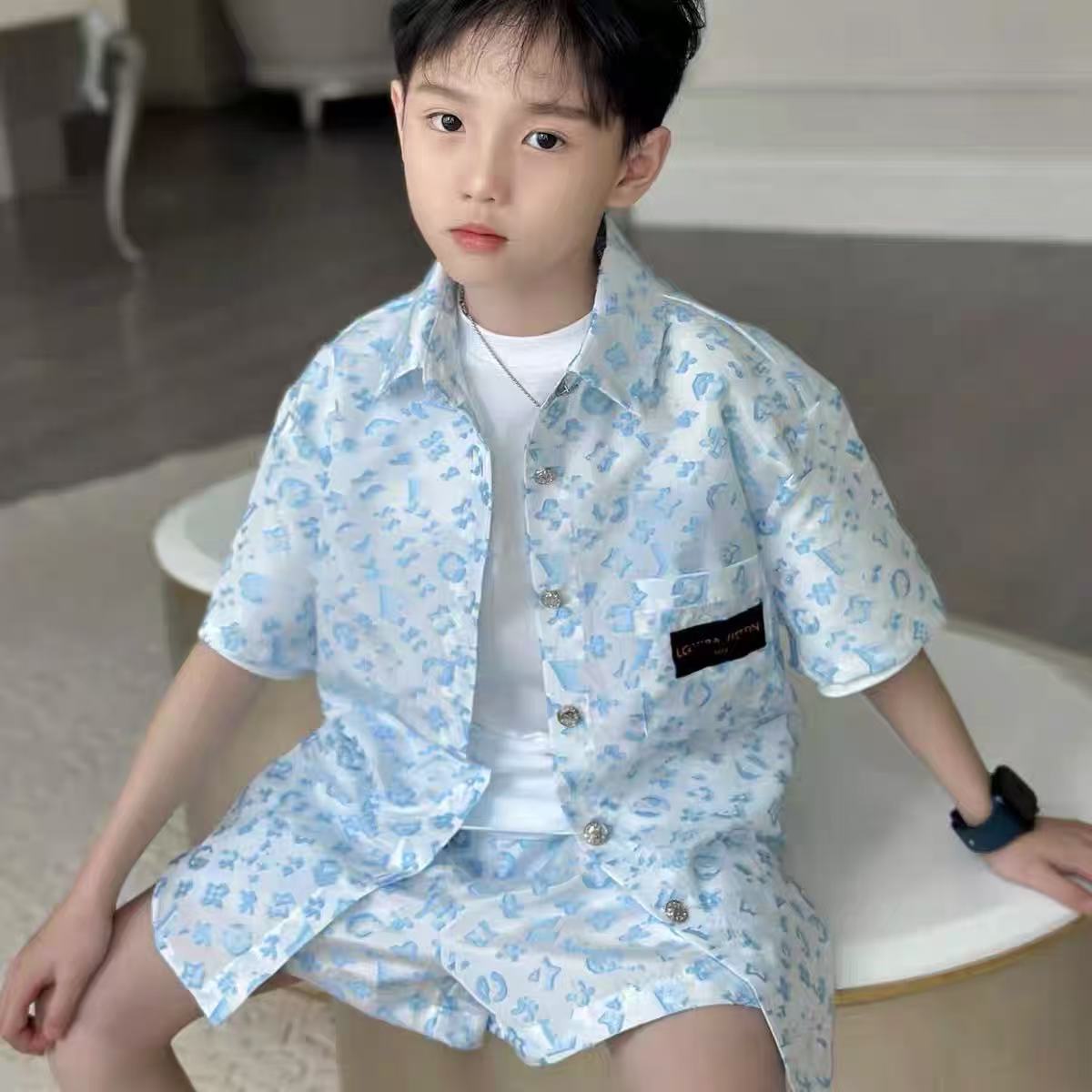 25夏新款经典字母满印韩版花朵短袖衬衫西装中裤短裤两件套装男童