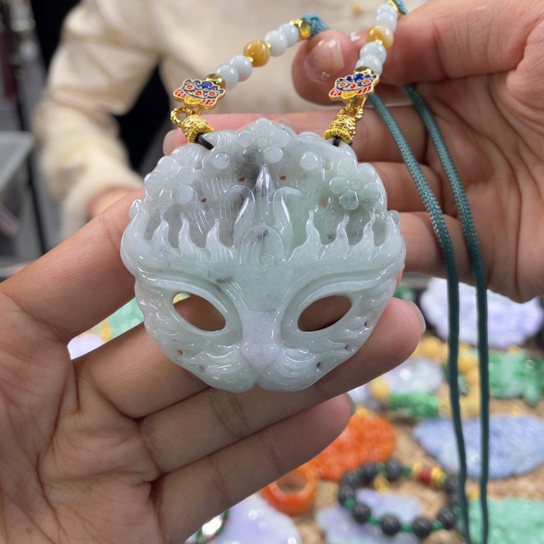 翡翠颈饰未镶嵌代编织