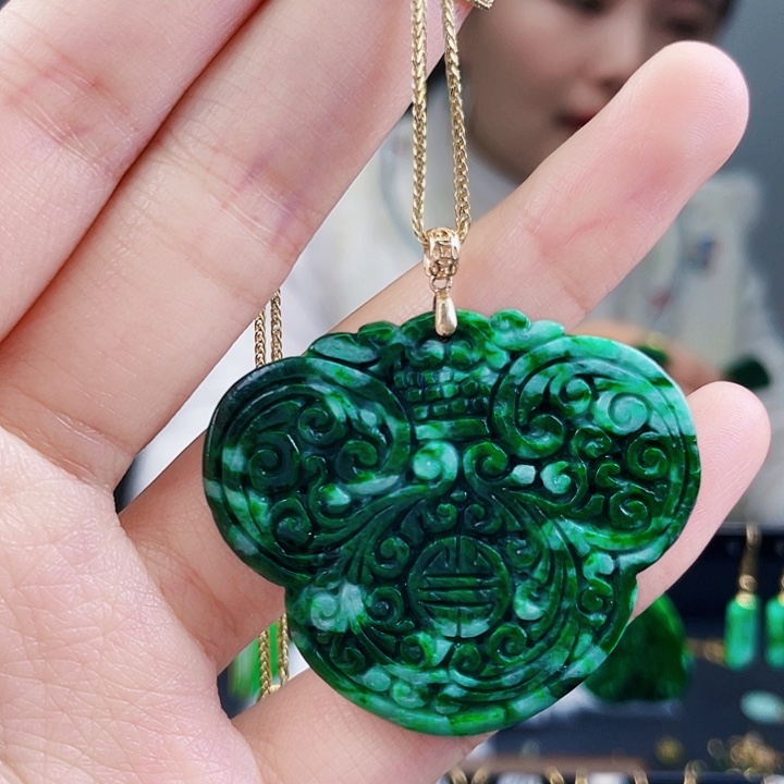 翡翠颈饰18K金镶嵌饰品