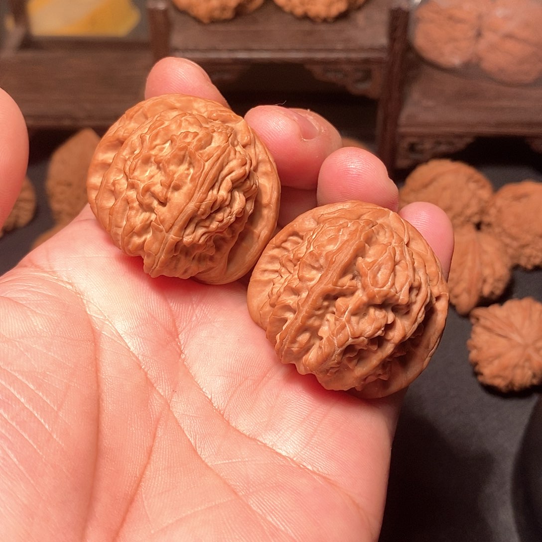 吊坠文玩核桃你**好42尺，全品白狮子