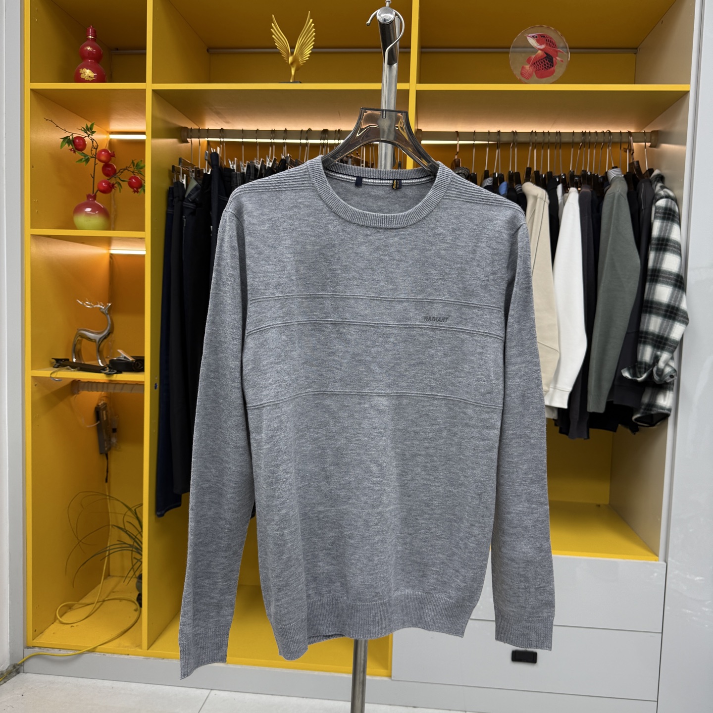 L569男士秋冬柔软套头针织衫无缝圆领设计保暖舒适日常毛衣