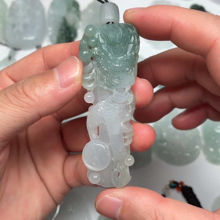 定制翡翠未镶嵌盘龙柱