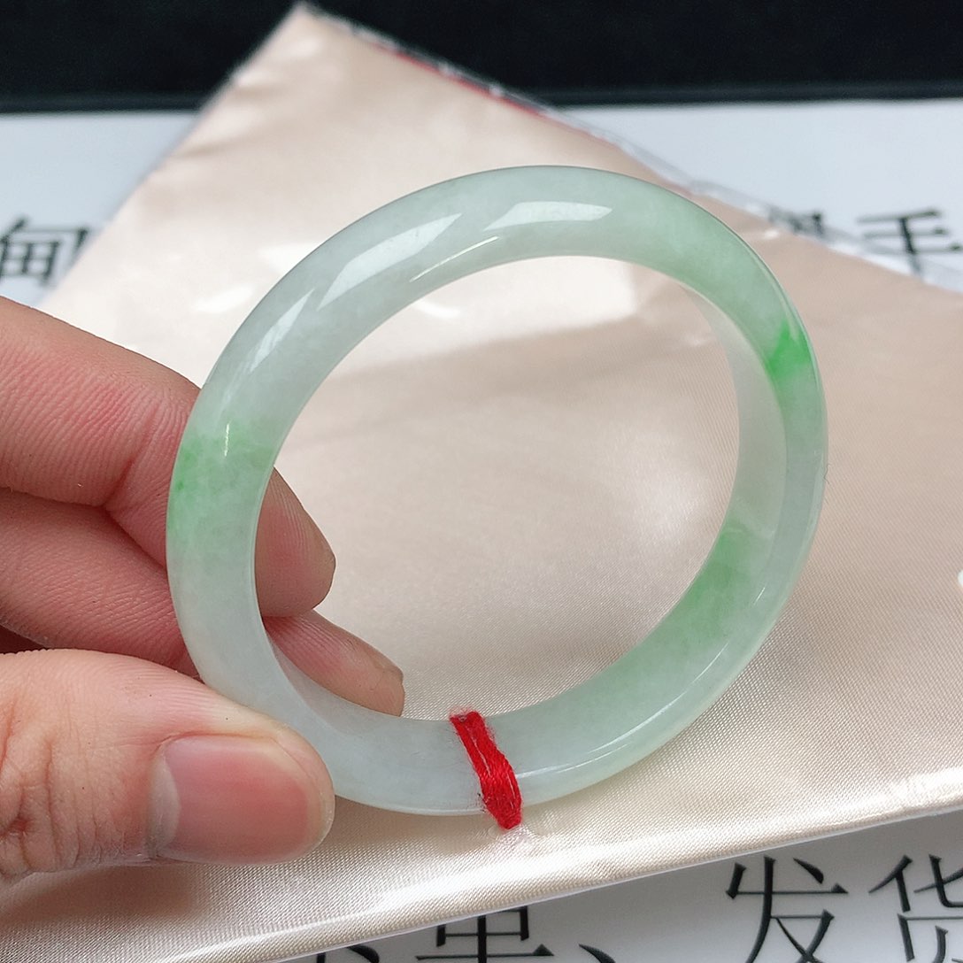 翡翠手镯未镶嵌圈51