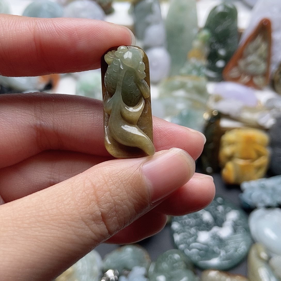 翡翠未镶嵌颈饰翡翠