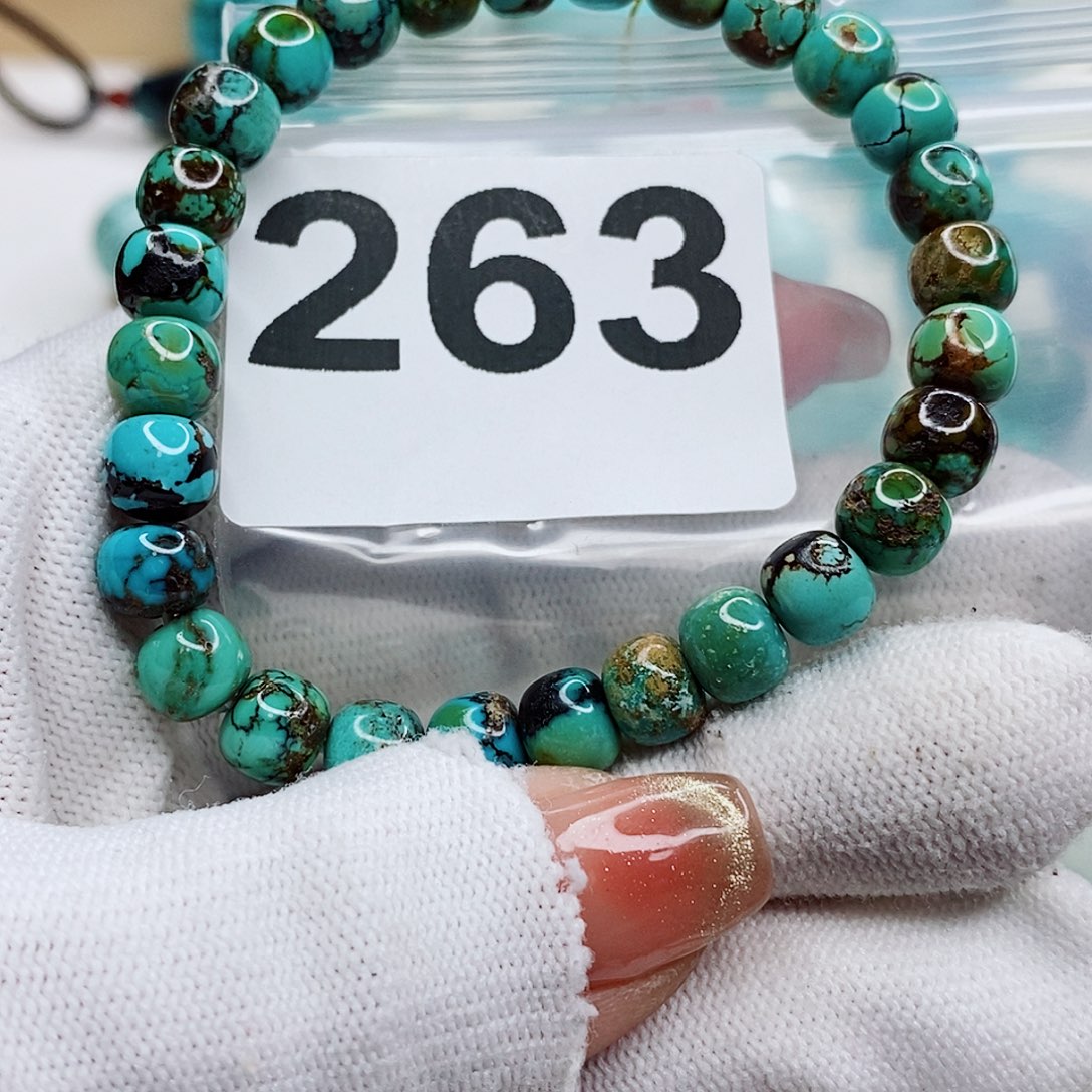 绿松石未镶嵌颈饰