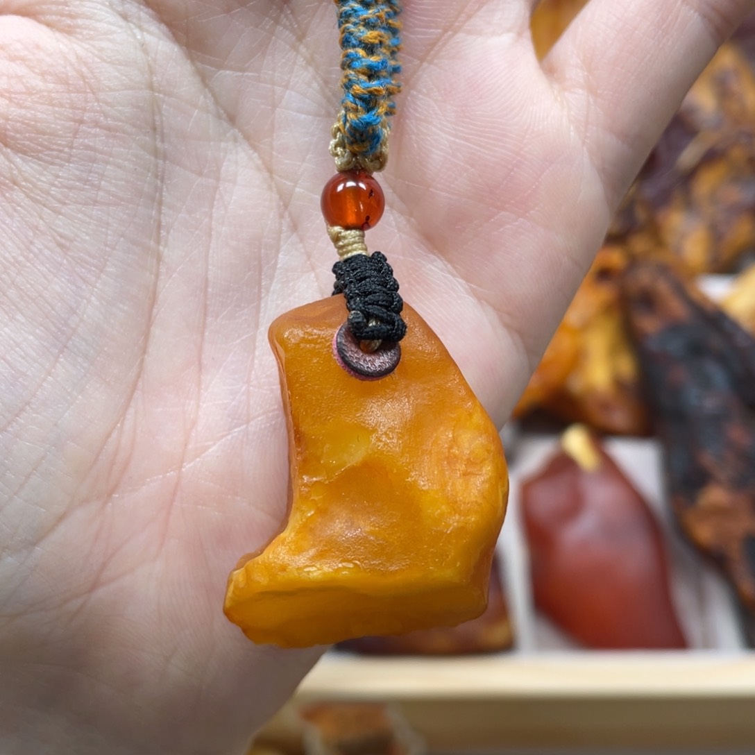 琥珀珠宝奇石未镶嵌