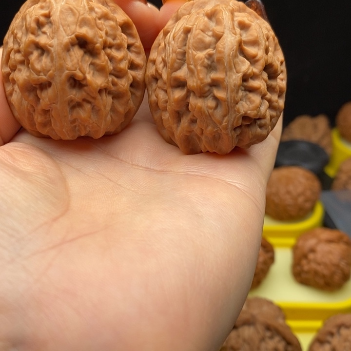 刘***哥文玩核桃把件红锦鲤