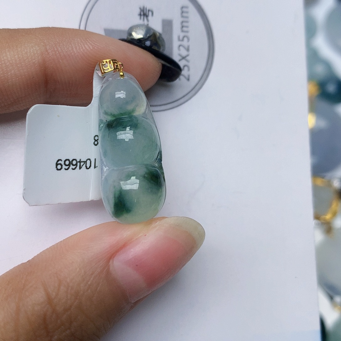 颈饰18K金镶嵌翡翠天然翡翠