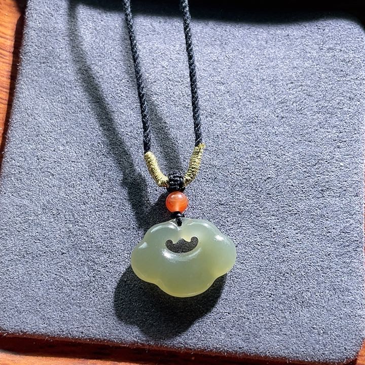 【闪购商品】和田玉颈饰未镶嵌窜***?