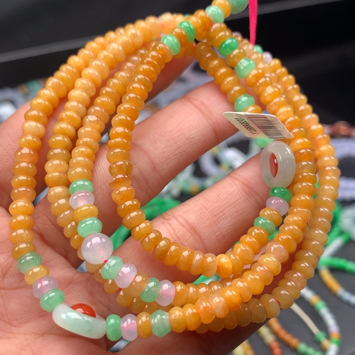 翡翠手镯未镶嵌卡