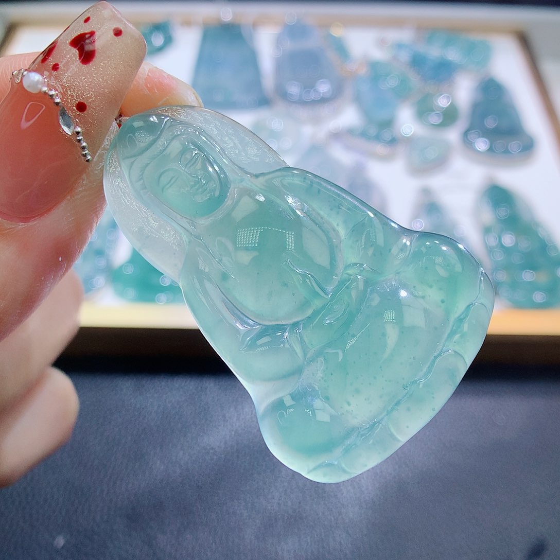 翡翠颈饰18K金镶嵌翡翠