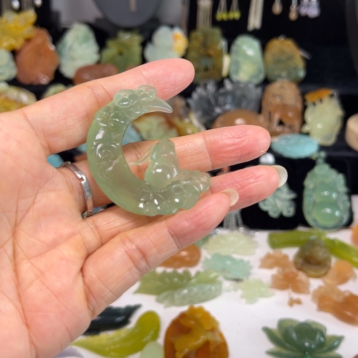 蛇纹石玉未镶嵌吊坠(赠链)