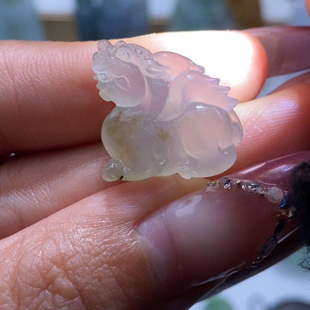 定制翡翠未镶嵌飞天麒麟