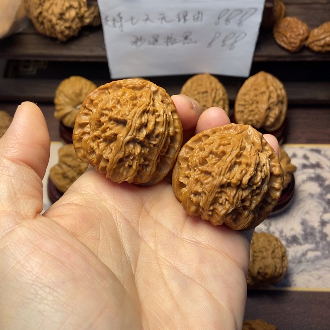 文玩核桃把件老款三角白43